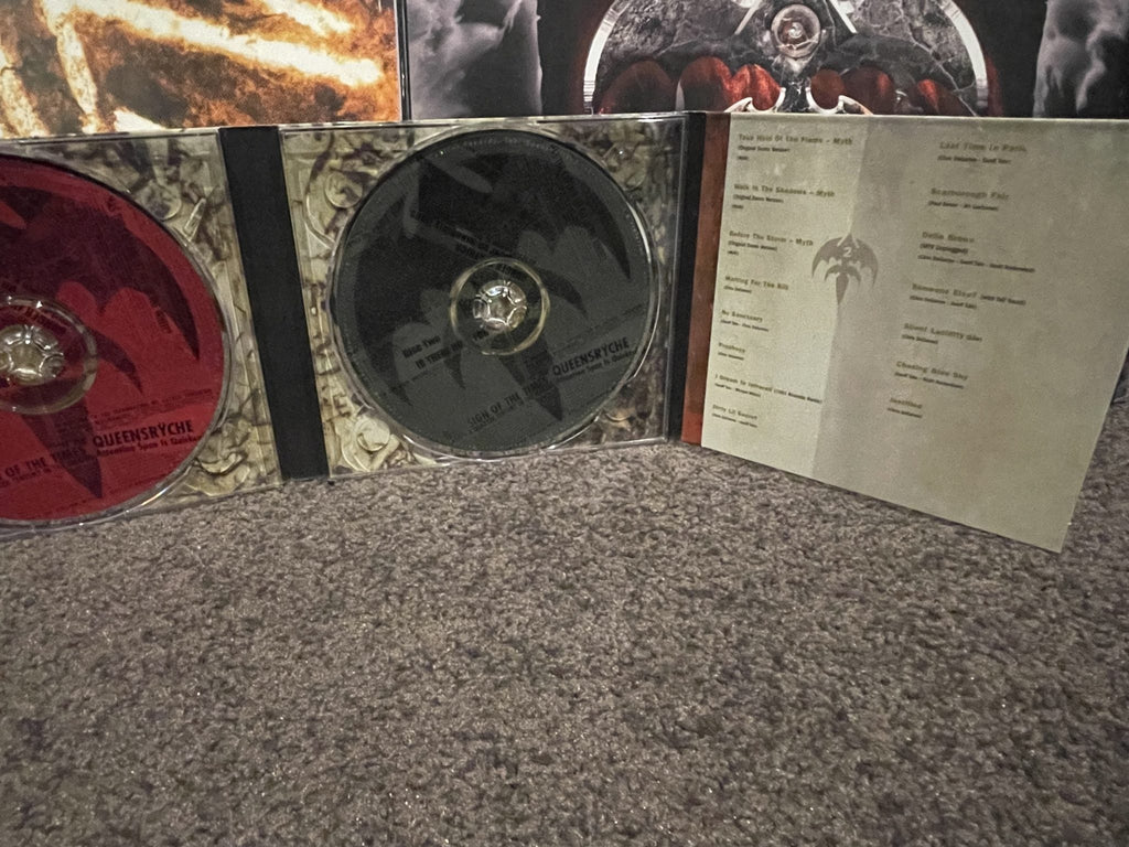 Queensryche - Sign Of The Times - The Best Of - 2 CD Deluxe Edition